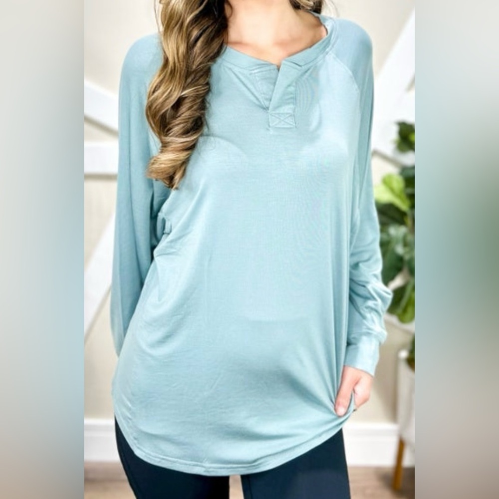 Brand new Mono b top. Size 2X. Blue/grey